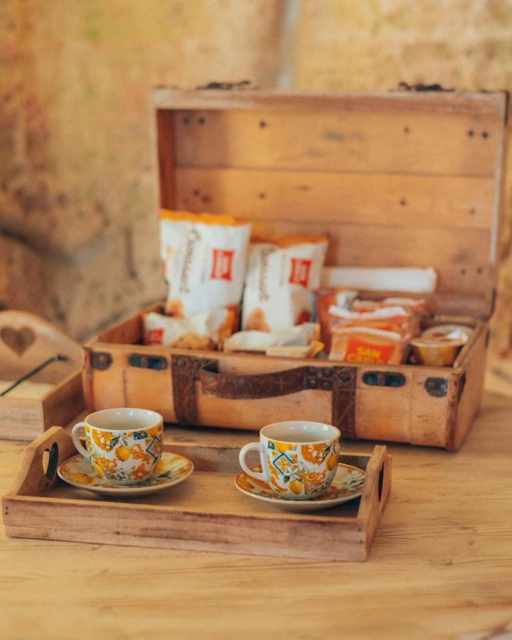 Grotta Carlotta Bed & Breakfast Ostuni Ngoại thất bức ảnh
